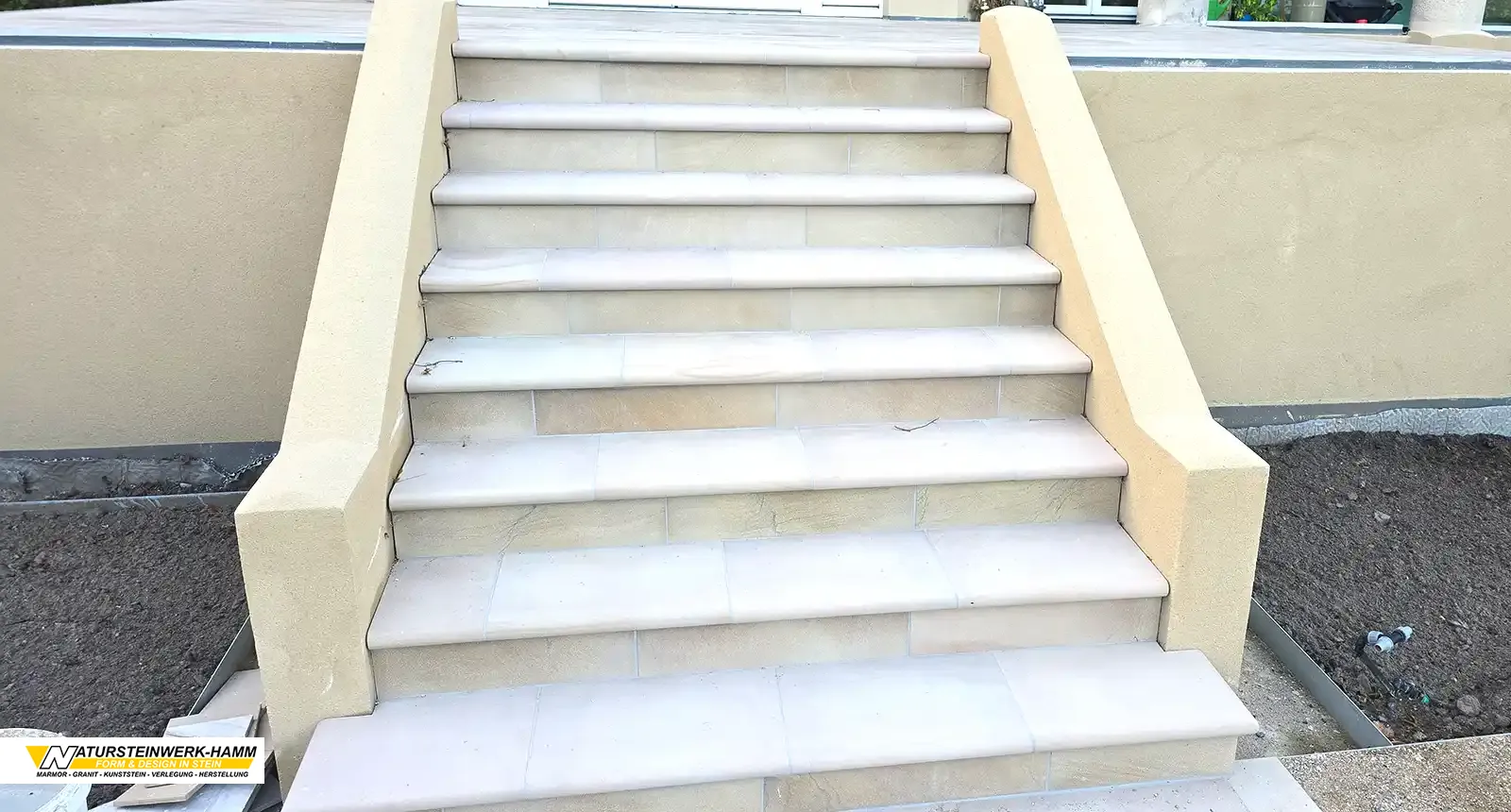 Maßgefertigte Treppenstufen aus Naturstein – Qualität für Neubau & Sanierung Natursteintreppen für Hausprojekte – individuelle Fertigung nach Maß